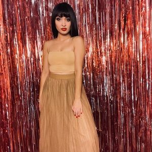 Meet your Posher, Thalia